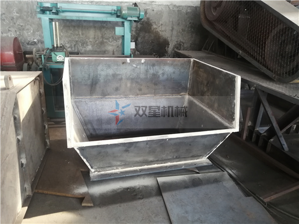 <a href='http://www.guanzuimeinv.cn/ssxl/10.html' target='_blank'><span>金屬撕碎機(jī)</span></a>進(jìn)料斗