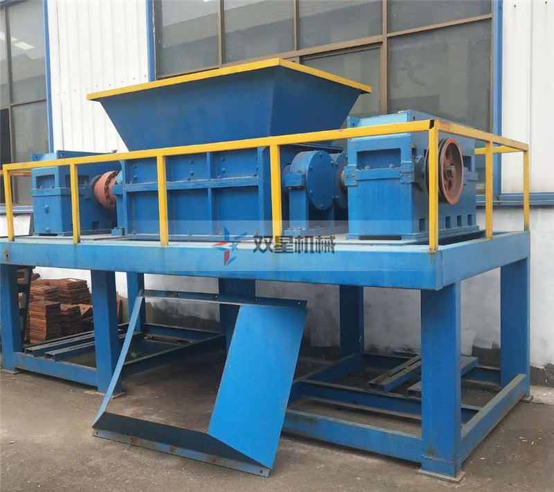 <a href='http://www.guanzuimeinv.cn/ssxl/10.html' target='_blank'><span>金屬撕碎機(jī)</span></a>生產(chǎn)現(xiàn)場(chǎng)