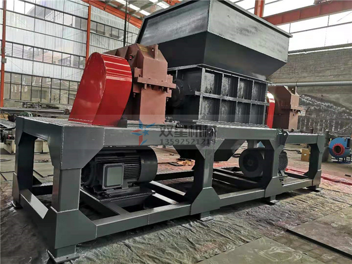 1600金屬撕碎機(jī)生產(chǎn)現(xiàn)場(chǎng)實(shí)拍