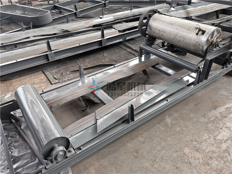 <a href='http://www.guanzuimeinv.cn/psxl/3.html' target='_blank'><span>鋁合金破碎機</span></a>廠家設備制造現(xiàn)場實拍