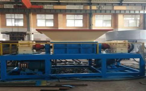 打開(kāi)大型<a href='http://www.guanzuimeinv.cn/ssxl/10.html' target='_blank'><span>金屬撕碎機(jī)</span></a>時(shí)應(yīng)注意些什么