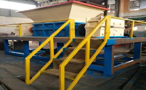 為什么建議你選擇<a href='http://www.guanzuimeinv.cn/ssxl/10.html' target='_blank'><span>金屬撕碎機(jī)</span></a>